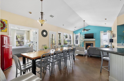 Apache Shores House | Luxury Lake Estate with Pool and Amazing Outdoors!