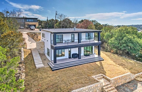 Granbury House | Luxury Lake Granbury Cliffside Home with Deck!