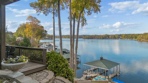 Inman House | Luxury Lake House in SC With Mountain Views!