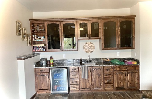 Glendo House | Luxury Lake House with Amazing Views of Glendo Lake and Mountains
