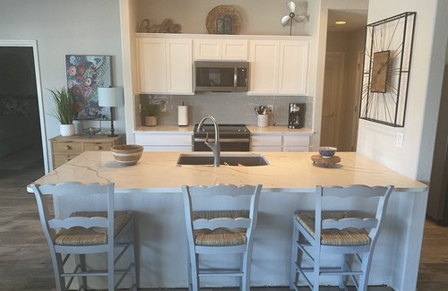 Lake Ozark Condo | Luxury Lakefront Condo, 3 Pools, 1 BR/2B - Remodeled! Special - 7/9 - 7/17