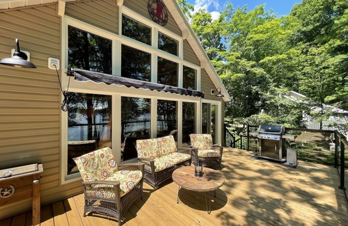 Tweed Cottage | Luxury Lakefront Escape The Rock Cottage