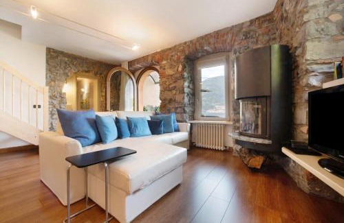 Lezzeno House | Luxury Lakefront Property