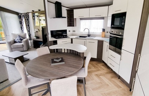 Swinton Cabin | Luxury Lakeside Lodge - Fishing Lake - Pet Friendly - 5 Miles From Flamingo Land
