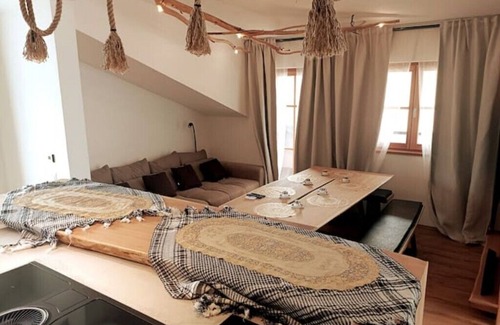 Taisten Apartment | Luxury Larch Loft, perfect for groups/family of up to 6 peoplenn