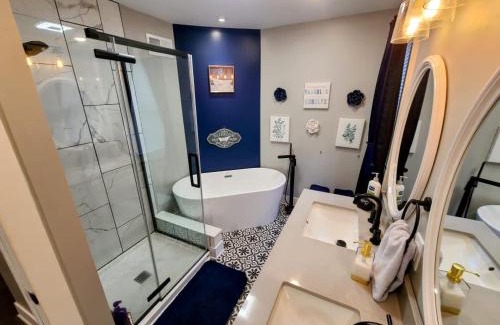 Vine House | Luxury Listing - 92 Walkable Score Downtown Kzoo