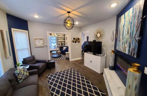 Vine House | Luxury Listing - 92 Walkable Score Downtown Kzoo