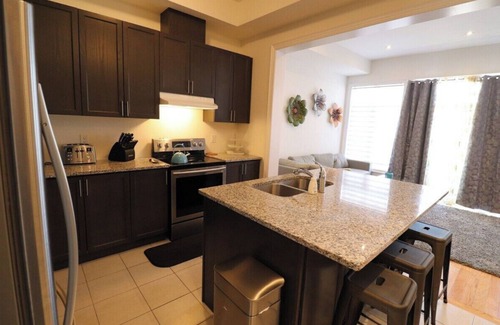 Vaughan House | Luxury Living: 4 Ensuite Bedrooms with Modern Amenities