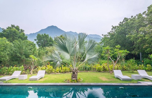 Gerokgak Villa | Luxury Living in Harmony with Nature!