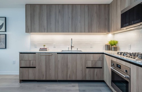 Melrose Condo | Luxury Living in Level Hollywood - Furnished Suites for 30+ Night Stays!