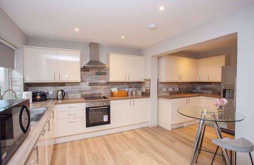 Taynuilt House | Luxury lodge with hot tub