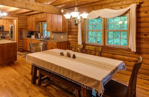 Weaverville Cabin | Luxury Log Cabin w/Hot Tub, Fire Pit & Horses!