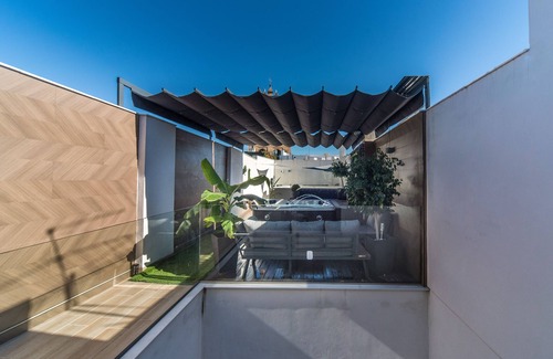 San Lorenzo Apartment | Luxury & Lovely 3 bedroom with Hot tub/Spa/Jacuzzi