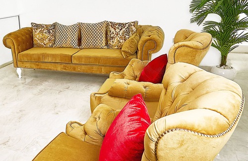 Ofin House | Luxury Mansion Shortlet w/cinema & game room