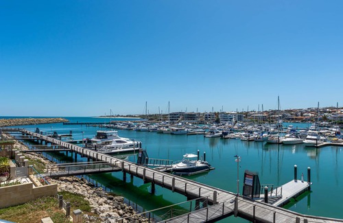 Mindarie House | Luxury Marina Townhouse