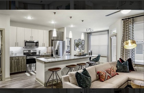 Northeast Houston Apartment | Luxury Mid-rise Apartments with Clubhouse