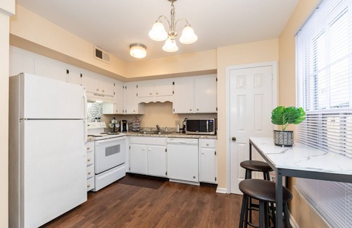 Nashville House | Luxury: Mins to Music City, Hot Tub, King Suit, Coffee Bar