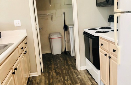 Dublin Condo | Luxury Modern 1 Bed/1 Bath Condo