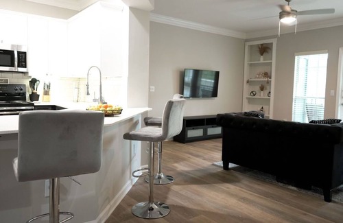 Westside Apartment | Luxury Modern Apartment In Atlanta wFree Parking