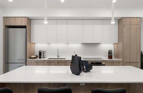 Gravenhurst Villa | Luxury Modern Muskoka Retreat at Muskoka Bay Resort
