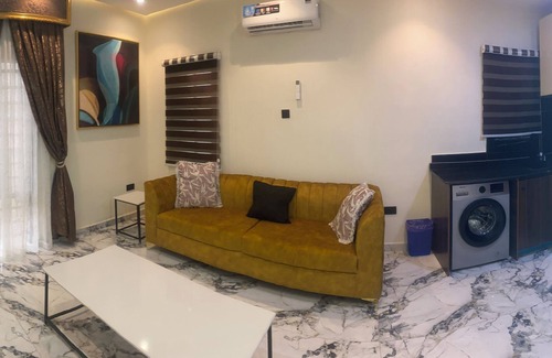 Mushin Apartment | Luxury & Modern Self Check-In Apts near Airport M01b