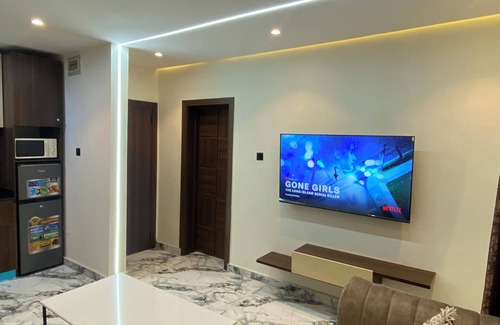 Mushin Apartment | Luxury & Modern Self Check-In Apts near Airport M03a