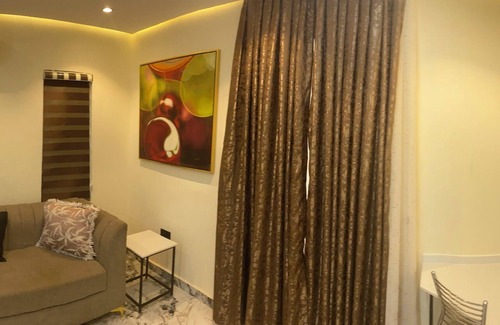 Mushin Apartment | Luxury & Modern Self Check-In Apts near Airport M04b