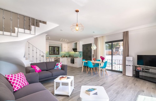 Kalkan Villa | Luxury Modern Two En Suite Bedroom Villa With Private Pool. Close To Town.