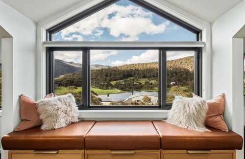 Lake Crackenback Apartment | Luxury Mountain Chalet one of Crackenback's best