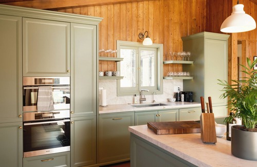 Whispering Forest Cabin | Luxury Mountain Chalet in Big Bear - Ski Queen Lodge