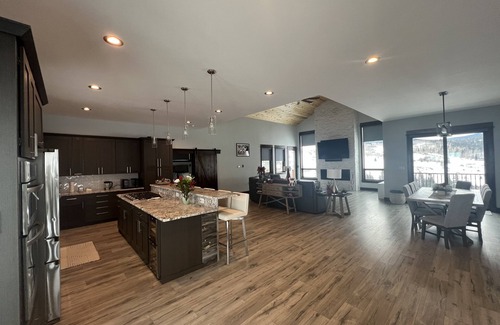 Kremmling House | Luxury Mountain Escape with Hot Tub & Steam Room