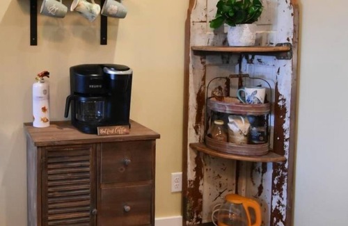 Mars Hill House | Luxury Mountain Home Retreat Dog Spa + Hot Tub Near Wolf Laurel