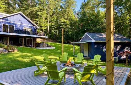 Bakerton Ski Chalet | Luxury Mountain Retreat - 4 King Suites & Hot Tub