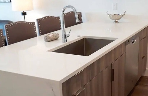 Willow Grove Condo | Luxury NEW SKI 2 bdroom Condo on the River