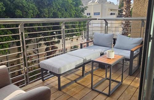 Tel Aviv Apartment | Luxury Oasis Tel Aviv Beach
