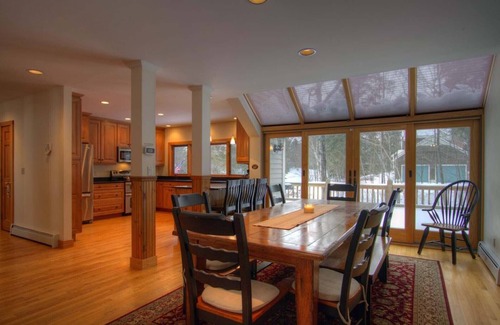 Stratton Mountain House | Luxury Oasis w/Serene Views! Close to Ski Slopes w/Shuttle. Gameroom. Golf. WiFi