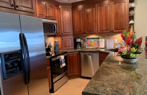 Kahana Condo | Luxury Ocean View Condo - Kahana Sunset D4 - A/C & 5G WiFi - Pool