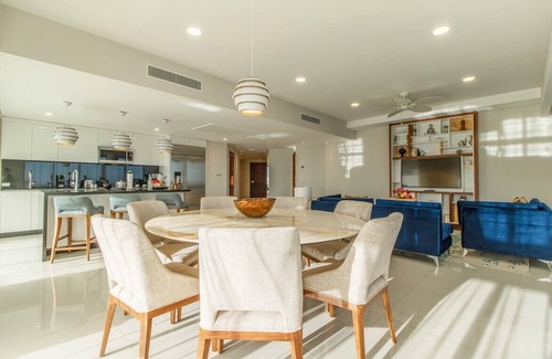 Cabo San Lucas Resort | LUXURY OCEANFRONT 3 BEDROOM SUITE GARZA BLANCA 5 STAR LOS CABOS 4,198 SQ FT
