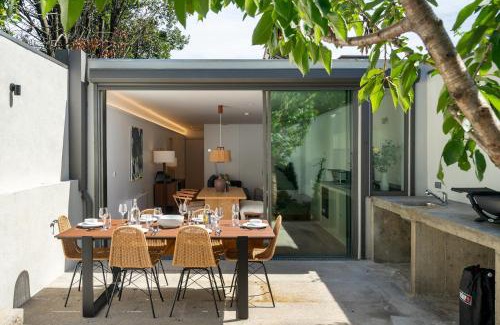 Centro / Baixa Villa | Luxury Old Town Oasis for Family and Friends (Daily Breakfast + Housekeeping incl)