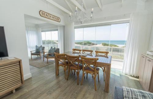 Pollok Beach Apartment | Luxury On The Beach