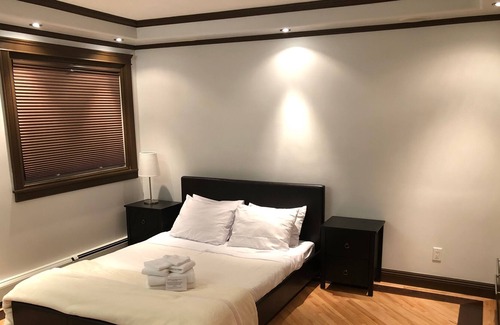Whyte ave Condo | Luxury One Bed/Bath condo w/ parking on Whyte Ave