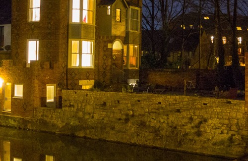 Oxford City Centre Apartment | Luxury Oxford city centre apartment with river views