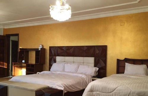 Pyramids Gardens Apartment | Luxury Penthouse with Great Pyramids View! Sleeps 13