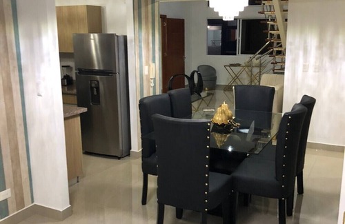 Moca Apartment | Luxury penthouse; 3 hab. pool, AC, wifi, cable, Netflix, terraza. 58 amenidades.