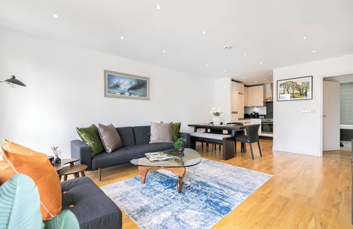 Spitalfields Apartment | "Luxury Penthouse in Central London | Terrace Sleeps 6 Near Tower & Tube"