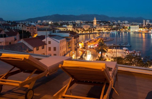 Split Apartment | Luxury Penthouse Monriva