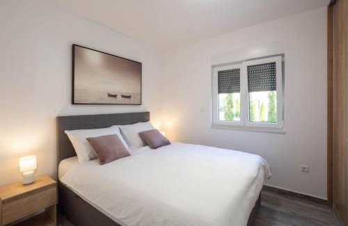 Moca Apartment | Luxury Penthouse - Views, Hot Tub & Pool