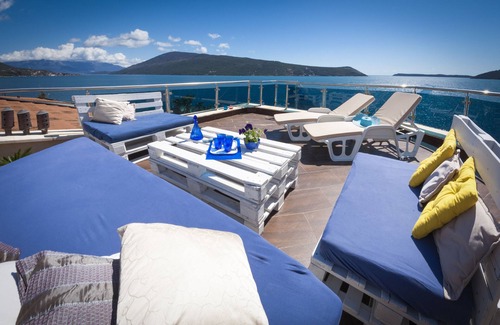 Herceg Novi Apartment | Luxury penthouse with amazing views of the bay, 30 meters from the sea