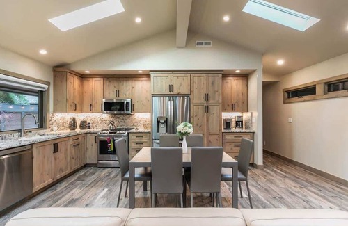 Tahoe Sierra Estates House | Luxury|Pool|Pier|Bouys|Pickleball|Walk to town