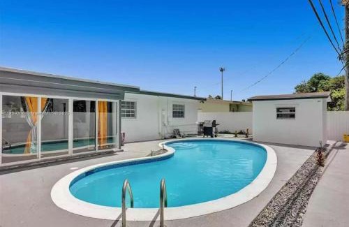 Ives Estates Villa | Luxury Pool Villa/5BD 4BA